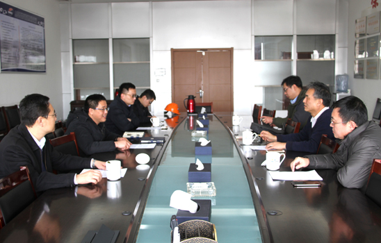 濰坊市人大常委會(huì)委員張學(xué)文一行到山東新和成藥業(yè)調(diào)研.jpg 濰坊市人大常委會(huì)委員張學(xué)文一行到山東新和成藥業(yè)調(diào)研.jpg